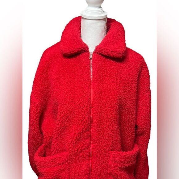 I am Gia red Sherpa Jacket - Picture 4 of 8
